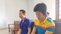 Phạt 26 năm tù hai em ruột hiếp dâm bé gái 