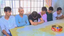 Kiểm tra hành chính, phát hiện 6 thanh niên dương tính ma túy