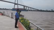 Tập thể dục, phát hiện thi thể phụ nữ trôi trên sông Tiền