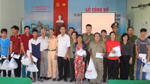 Mang yêu thương về với người dân vùng biên giới đất Sen Hồng