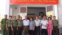 Công an TP Cần Thơ trao nhà nghĩa tình đồng đội
