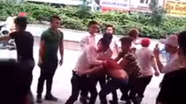 Nhóm thanh niên xông vào đám cưới đánh người nhập viện