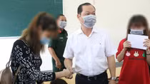 3 hành khách đầu tiên rời khỏi khu cách ly ở Cần Thơ