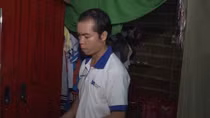 Phụ huynh đưa con đi học rồi trộm điện thoại của cô giáo