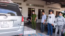 Rủ nhau mua 7.000 gói thuốc lá lậu vận chuyển về Trà Vinh tiêu thụ