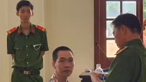 18 năm tù vì đâm chết người bởi chiếc loa kẹo kéo