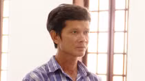 Lãnh án tù vì thuê sà lan hút trộm cát