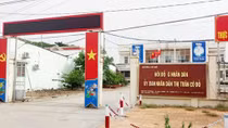 Chuyển công tác Bí thư thị trấn quấy rối phụ nữ