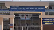 Côn đồ vào trường bắt học sinh ra ngoài đánh trọng thương