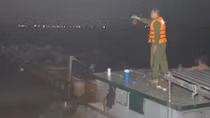 Bắt 10 ghe tàu trộm cát trên sông Tiền