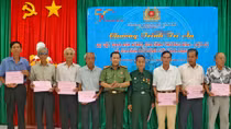 Công an TP Cần Thơ tri ân Mẹ VNAH, gia đình có công cách mạng