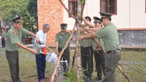 Công an tỉnh Bến Tre phát động lễ trồng cây “Nhớ ơn Bác”