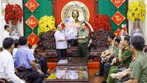 Thành ủy, UBND TP Cần Thơ thăm và chúc mừng Công an thành phố