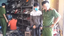 Bắt quả tang đối tượng gây ra 50 vụ bẻ kính xe ôtô