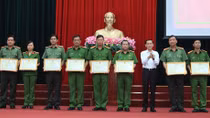 Thưởng nóng 17 tập thể, cá nhân có thành tích phá chuyên án