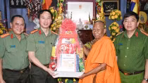 Công an tỉnh Trà Vinh thăm, chúc Tết Chôl-Chnăm-Thmây