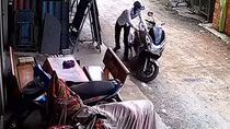 Truy tìm 2 kẻ chuyên dùng chìa khoá vạn năng trộm xe máy