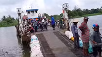 Bé gái ngã tử vong thương tâm khi đi vệ sinh 