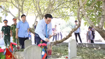 Phó Thủ tướng Vương Đình Huệ tri ân các anh hùng liệt sĩ