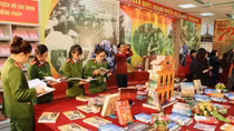 Triển lãm sách, báo với chủ đề “Sống mãi với Thủ đô”