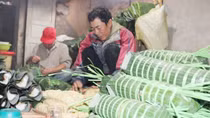 Làng nghề truyền thống tất bật phục vụ Tết