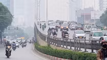 Chính phủ yêu cầu Hà Nội và TP Hồ Chí Minh loại bỏ xe cũ nát