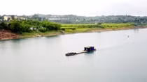 Vớt được thi thể người bán bánh mỳ nhảy cầu ở Hòa Bình