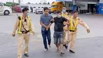 Tài xế phê ma túy đạp cửa bỏ chạy khi bị CSGT kiểm tra trên cao tốc