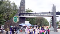 Uy linh trời tạc một tòa nên thơ 