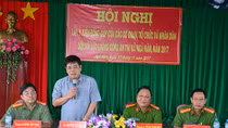 Công an thị xã Ngã Năm lắng nghe ý kiến nhân dân