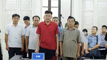 Hai bị cáo là cựu lãnh đạo Phòng Tài nguyên môi trường không đến phiên toà