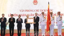 Văn phòng Chủ tịch nước đón nhận phần thưởng cao quý