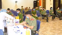 Công an TP Lào Cai hưởng ứng hiến máu tình nguyện giữa đại dịch COVID- 19
