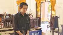 Chiếm đoạt tiền vì thua cá độ bóng đá, nhân viên Bưu điện lãnh án 14 năm tù 