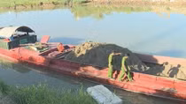 Bắt vụ khai thác cát trái phép trên sông Lam