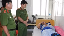 Một chiến sỹ Công an bị thương trong khi làm nhiệm vụ