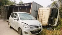 15 hành khách thoát hiểm khi 4 xe tông nhau trên QL 1A