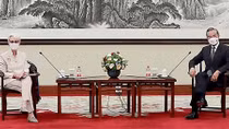 Vẫn một lằn ranh đỏ