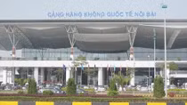 Vẫn tranh cãi việc thu phí vào sân bay