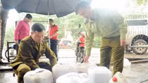 Kiểm tra, thu giữ số lượng rượu cực "khủng" không rõ nguồn gốc ở Hà Nội