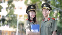 Thí sinh phải nộp giấy chứng nhận kết quả thi bản chính có dấu đỏ 