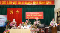 Nhà thơ nặng lòng với lục bát