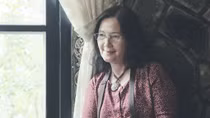 Nhà thơ Tôn Nữ Thu Thủy: Giữ lại một ngày ta như lá