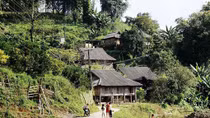 Nhà gác quê Mường