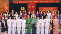 Gặp những nữ cảnh sát trại giam vào miền Nam sau ngày 30-4