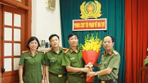 Khen thưởng Ban chuyên án bắt đối tượng vận chuyển trái phép 7 bánh heroin