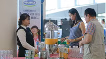 Vinamilk sản xuất Vfresh 100% dành cho người bận rộn 