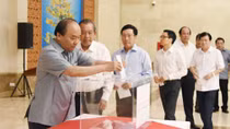 Lãnh đạo Chính phủ quyên góp ủng hộ đồng bào miền Trung