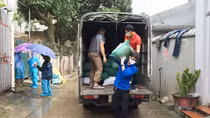 Nhu yếu phẩm tăng cường về Hạ Lôi, triệu bữa cơm đến xóm chạy thận