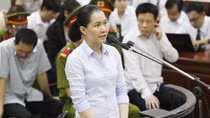Hai nữ “phó tướng” khóc nấc xin giảm nhẹ hình phạt 